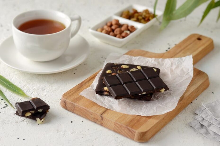The health benefits of dark chocolate include lowering stress and improving skin health.