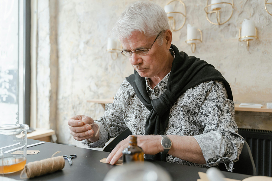 These eco-friendly craft ideas use upcycled materials, thrifted finds, and compostable elements for creative spring projects.